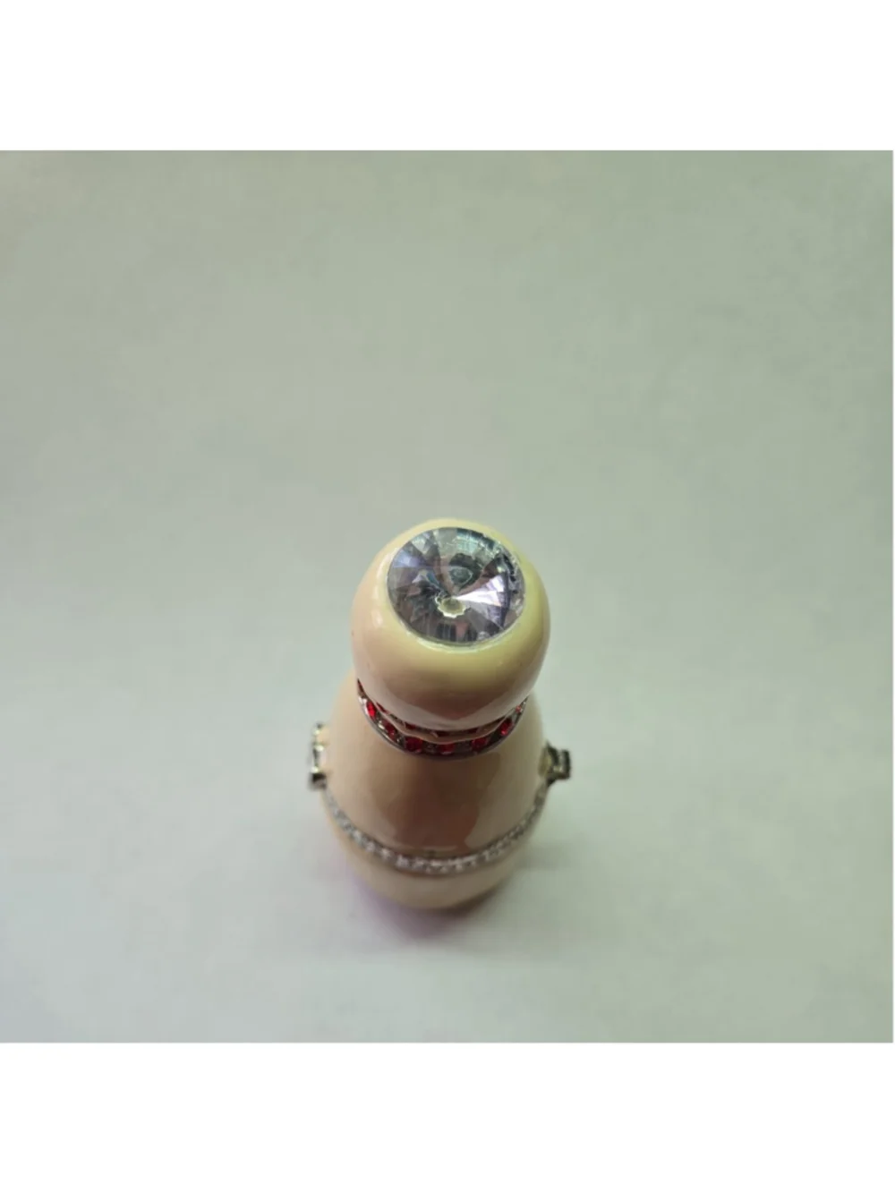 Unbranded objet art